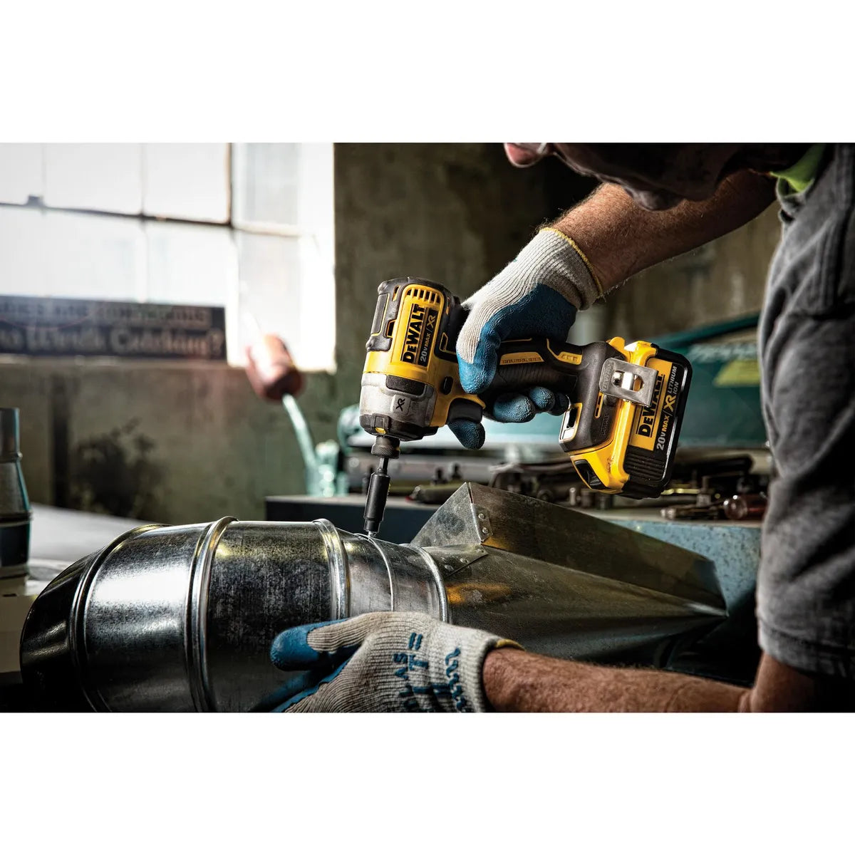 Dewalt Atornillador Impacto 20V DCF887M2-B2 +2 Baterías + Cargador