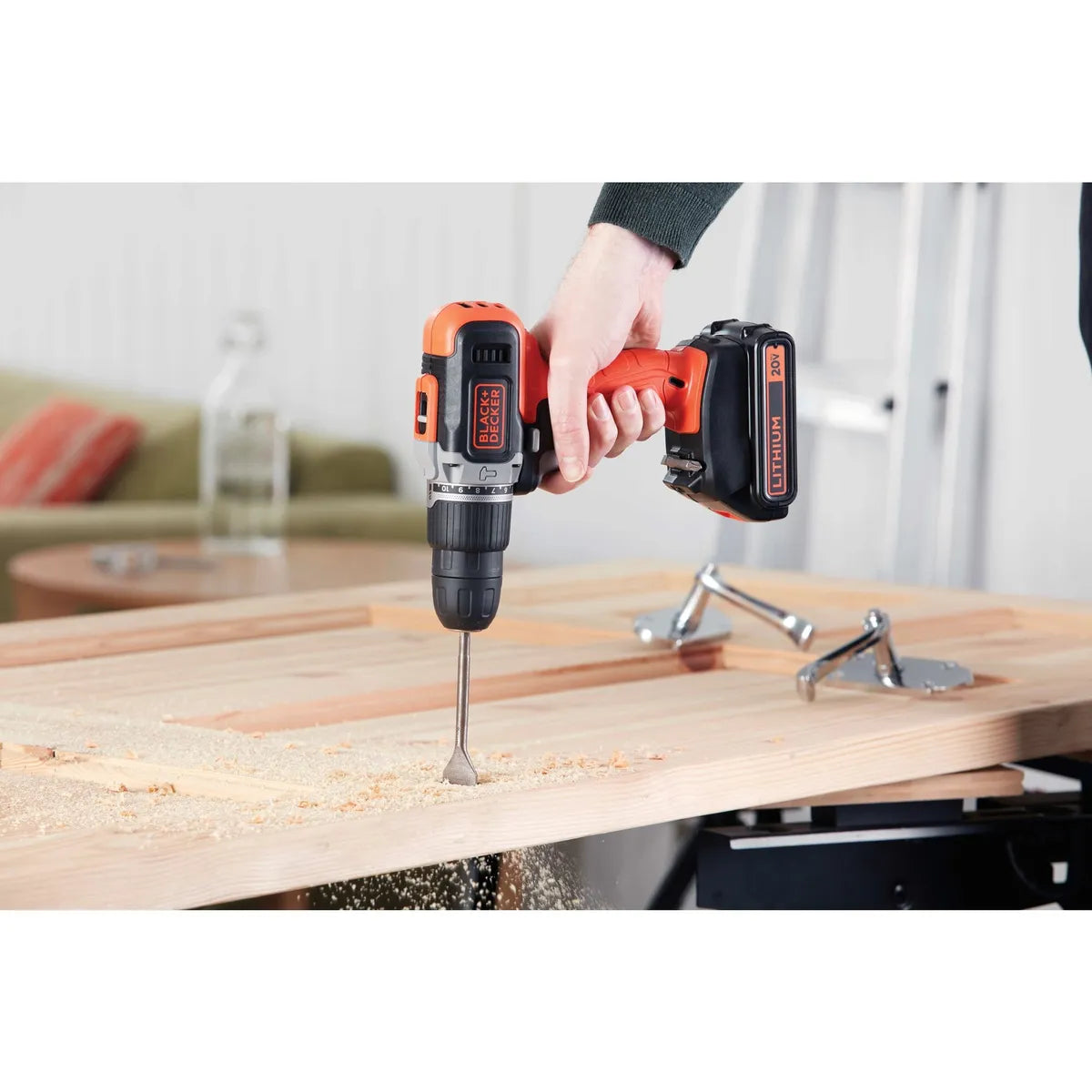 Black+Decker Taladro Percutor Inalámbrico 20v  BCD704C1-B2