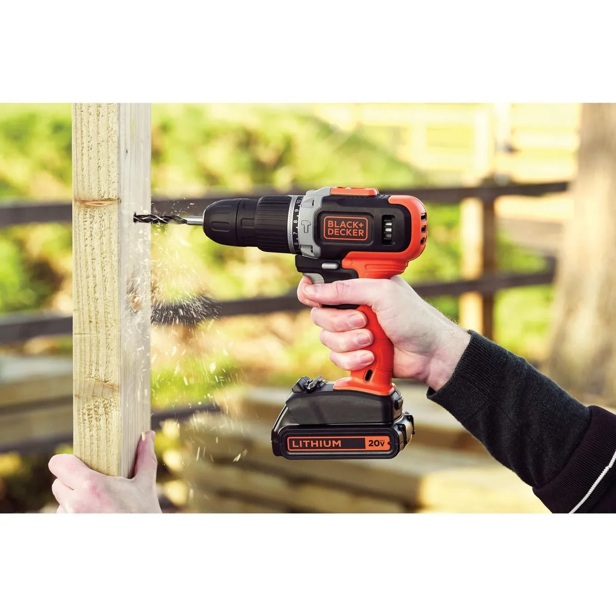 Black+Decker Taladro Percutor Inalámbrico 20v  BCD704C1-B2