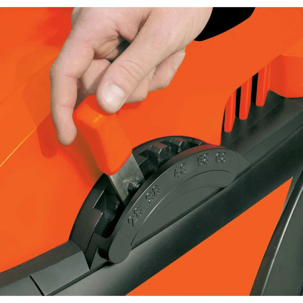 Black+Decker Cortadora de Pasto 1600w GR3800-B2C