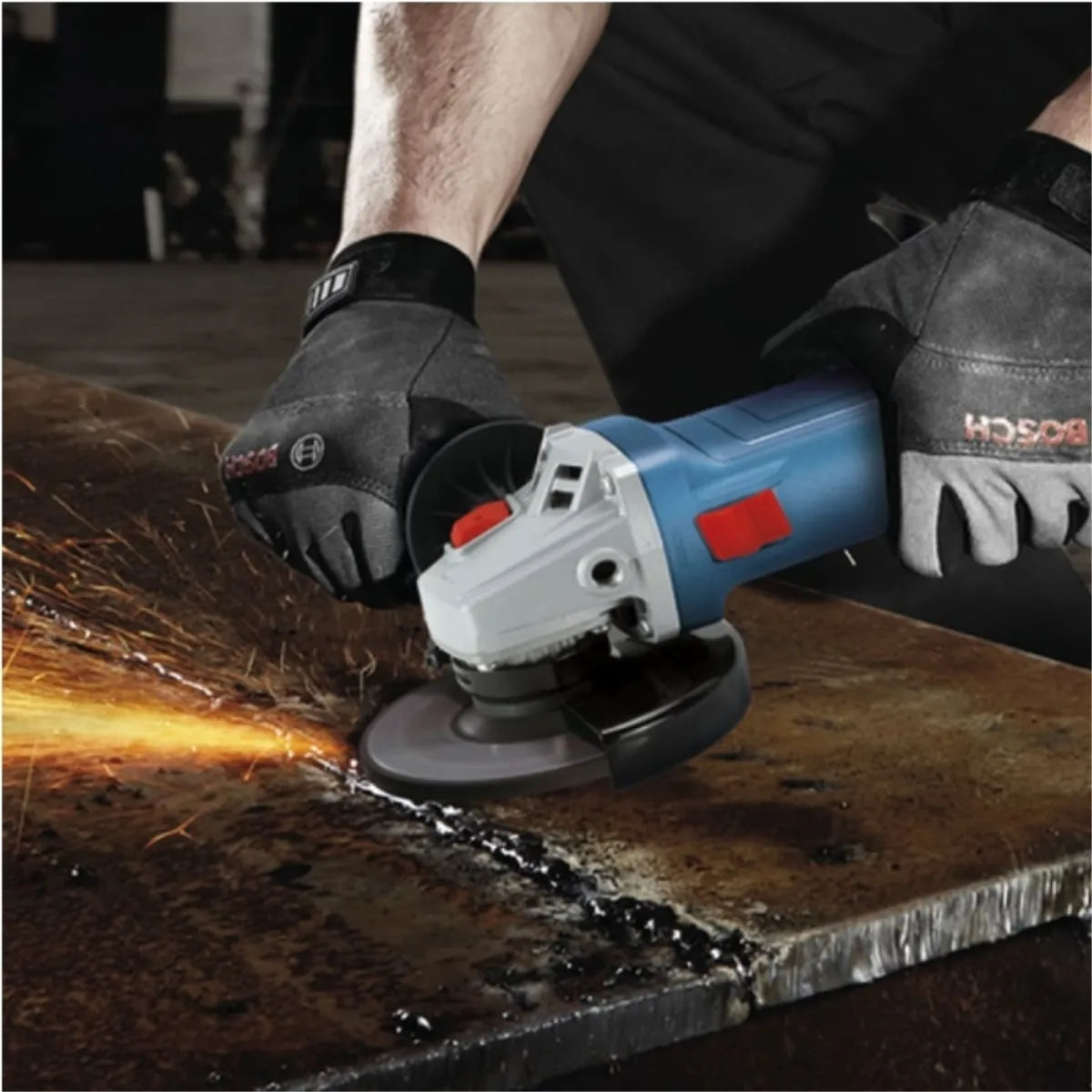 Bosch Esmeril Angular 4-1/2" GWS 700w