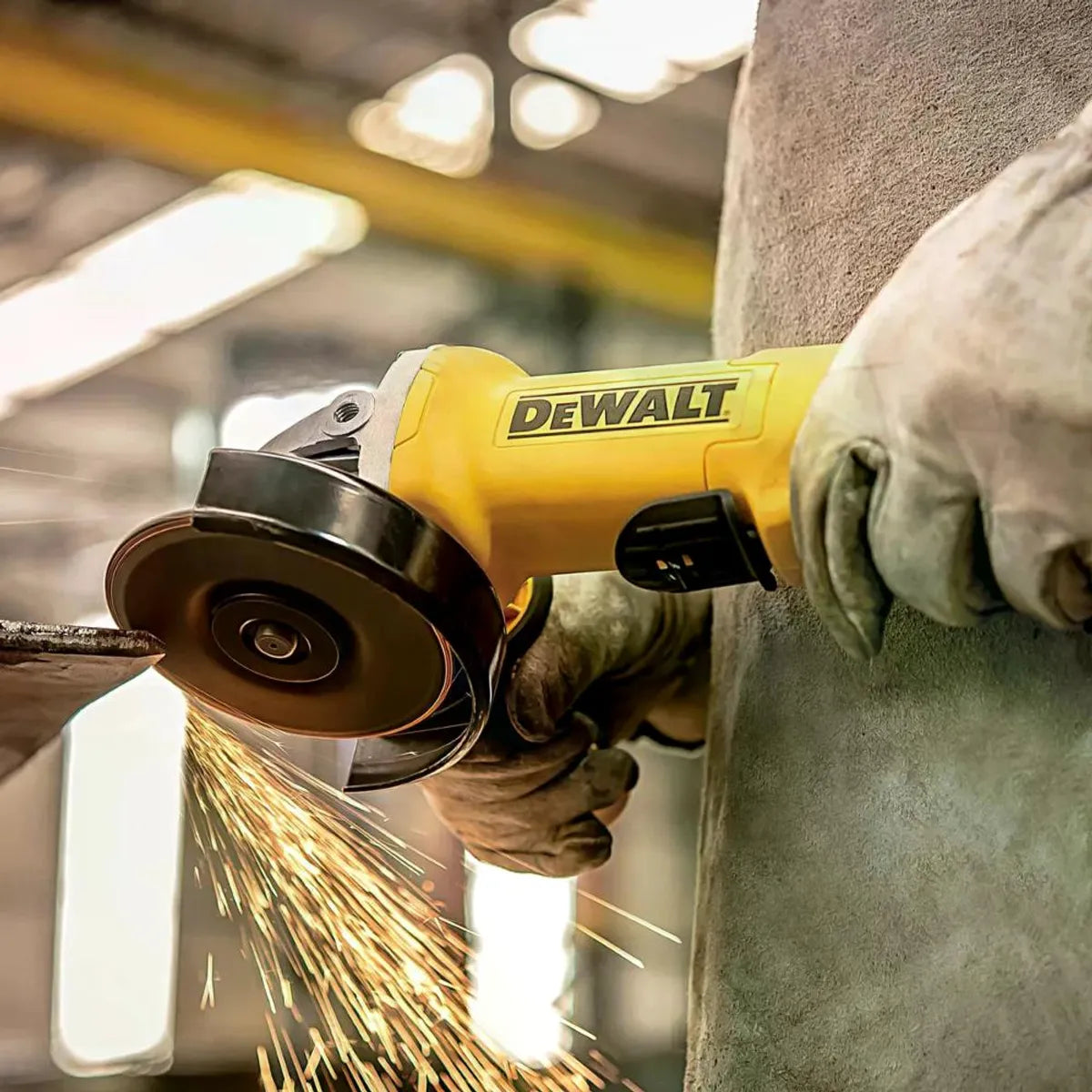 Dewalt Esmeril Angular Eléctrico 1200W 4-1/2" DWE4212