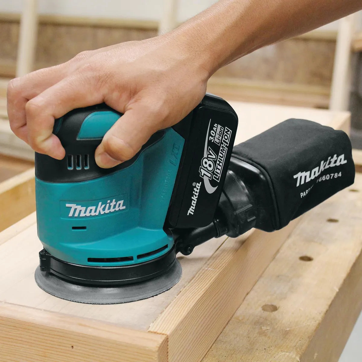 Lijadora Roto Orbital Makita DBO180Z 5" 18V 3 Velocidades