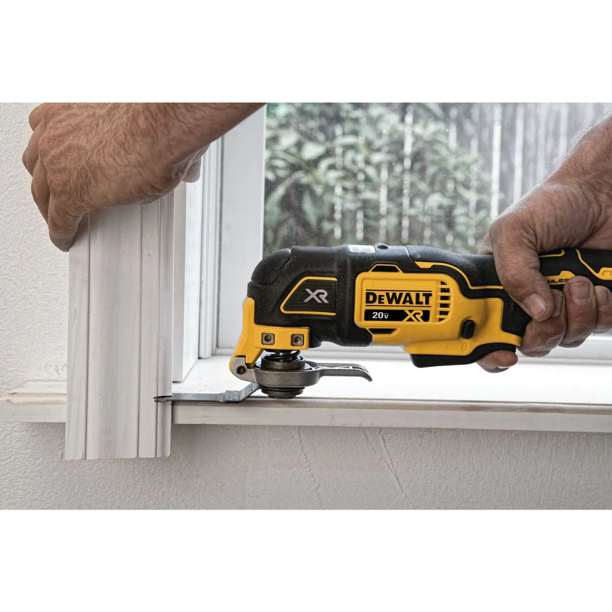 Dewalt Multi Herramienta 3 Velocidades Sin Batería 20v DCS356B