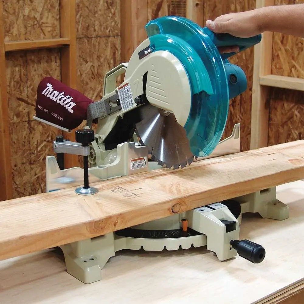 MAKITA SIERRA INGLETEADORA 12" 1650W LS1221