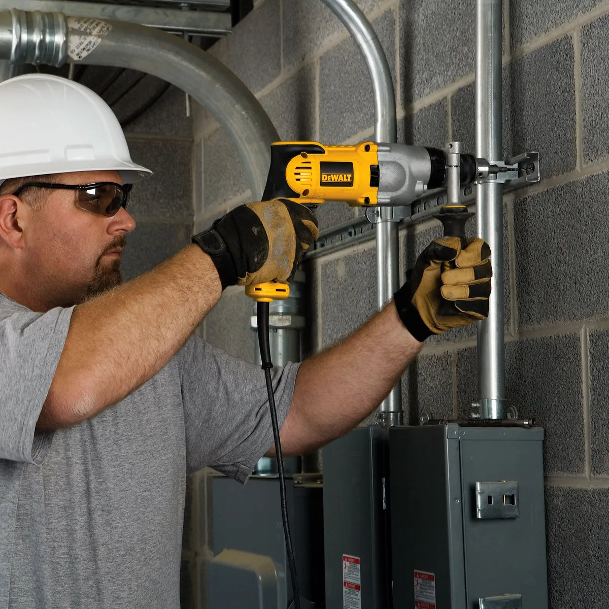 DEWALT TALADRO PERCUTOR 1/2" 1100W DWD520-B2