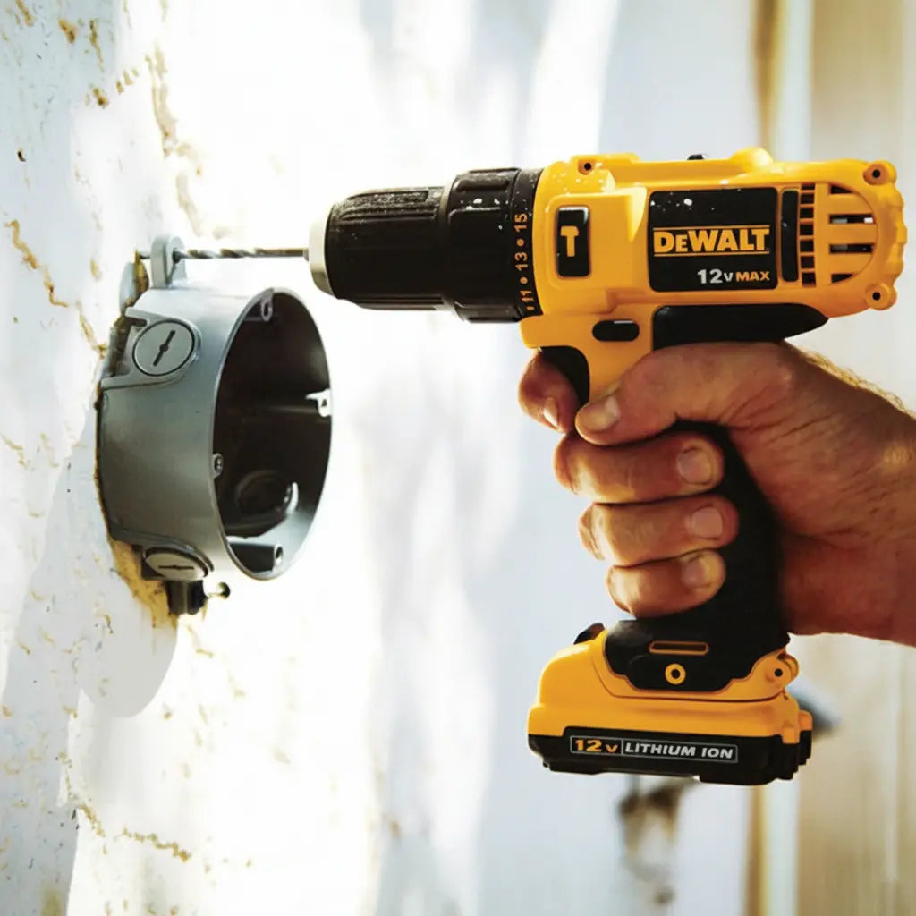 Dewalt Taladro Inalámbrico Percutor 12V DCD716D2-B2 + 2 Baterías + Cargador